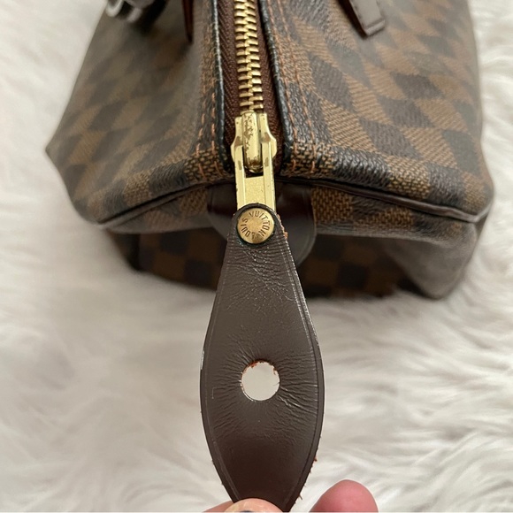 Authentic Louis Vuitton Damier Ebene Speedy 30 - Picture 10 of 12